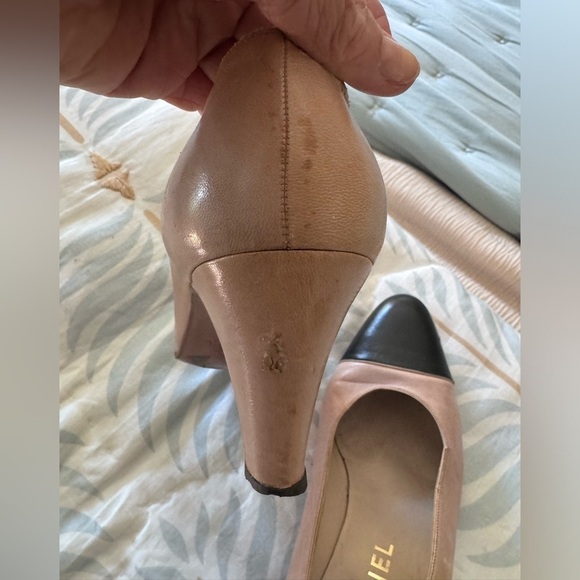 Preloved condition Chanel classic pumps. Sz38 - Picture 4 of 6